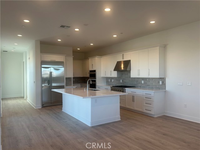 27333 Creekwood Lane, Valencia CA: https://media.crmls.org/medias/12bbd4d0-910a-411f-884a-c46a85dd9a40.jpg