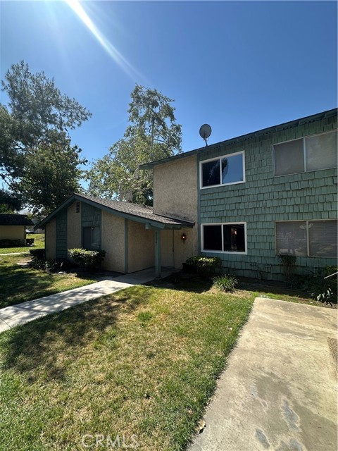Detail Gallery Image 2 of 15 For 2394 Gonzaga Ln, Riverside,  CA 92507 - 2 Beds | 1/1 Baths