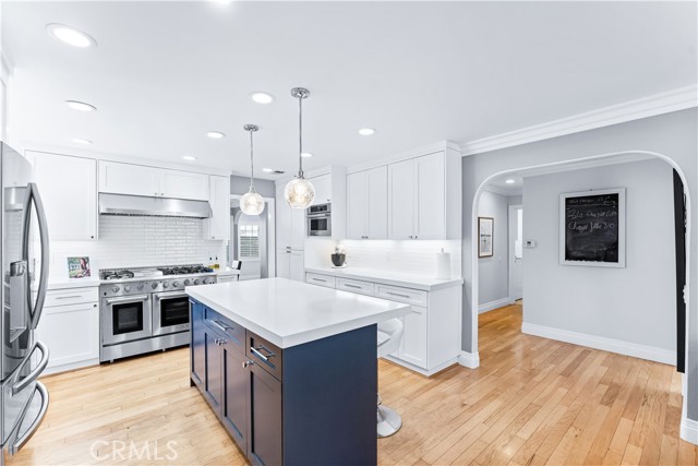 Detail Gallery Image 11 of 42 For 8871 Dorsett Dr, Huntington Beach,  CA 92646 - 4 Beds | 3 Baths