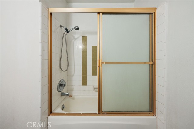911 N Kings Road, West Hollywood CA: https://media.crmls.org/medias/12bcfe57-d15e-426f-ae75-033c75d1fa73.jpg