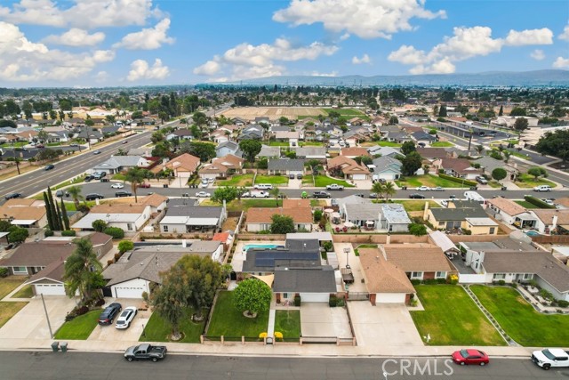 6253 Hamilton Court, Chino CA: https://media.crmls.org/medias/12bd8453-c2d6-4f46-bf30-3f72741d991d.jpg