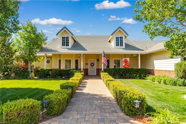 2608 Desert Rose Drive, Lancaster CA: https://media.crmls.org/medias/12be0e53-fa7b-4414-a051-07ba5202c78c.jpg