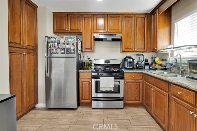 Detail Gallery Image 10 of 56 For 14396 Mojave Ln, Victorville,  CA 92394 - 4 Beds | 2 Baths