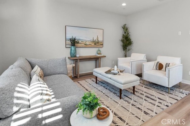 Detail Gallery Image 5 of 19 For 3930 E Crisanta Privado, Ontario,  CA 91761 - 4 Beds | 3 Baths