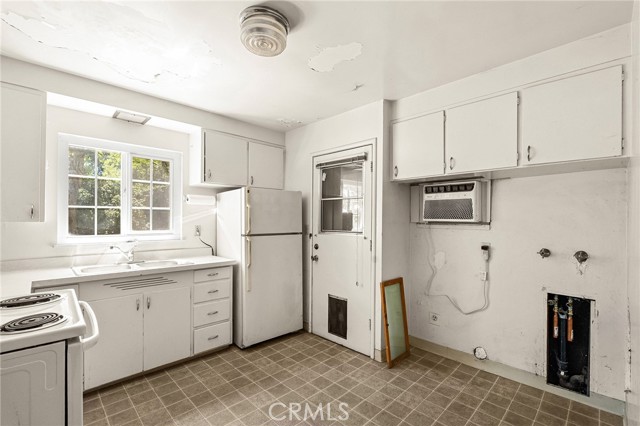 752 E 6th Street, Chico CA: https://media.crmls.org/medias/12bfab02-71cb-40ba-bd8d-68be678c41ea.jpg