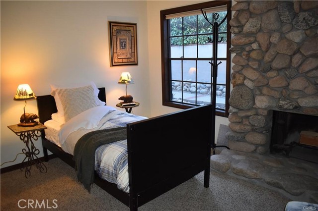 Detail Gallery Image 14 of 26 For 887 Talisman Lane, Lake Arrowhead,  CA 92352 - 4 Beds | 3/1 Baths