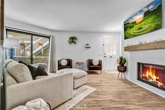 15 Abbey Lane, Aliso Viejo CA: https://media.crmls.org/medias/12c0c86e-01fb-43b9-9d5d-a7dce5ccfa3f.jpg