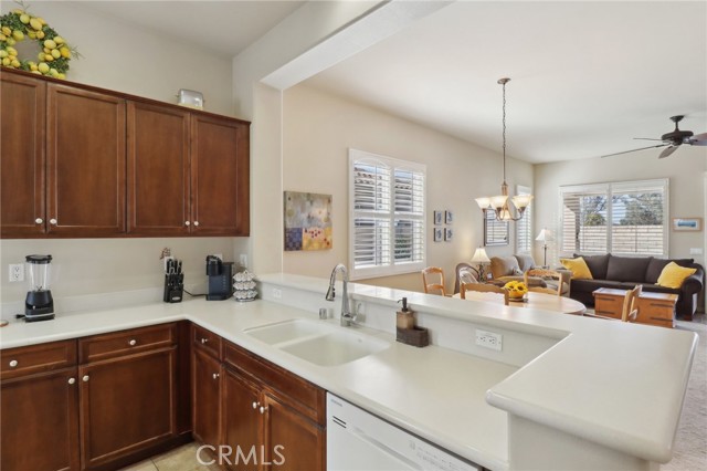 1665 Camino Sueno, Hemet CA: https://media.crmls.org/medias/12c34dd3-21e9-4b00-9045-ce741c214437.jpg