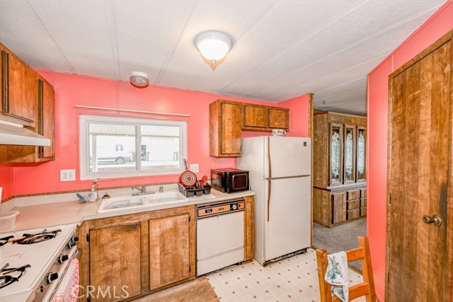 Detail Gallery Image 12 of 25 For 15439 Jersey Street #16,  –,  CA 91345 - 2 Beds | 2 Baths