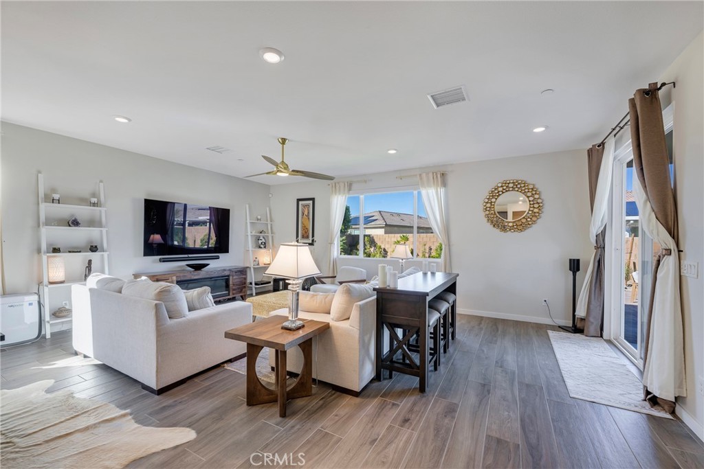 MLS #CV25269321 image #15