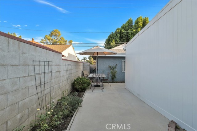 16908 Los Alimos Street, Granada Hills CA: https://media.crmls.org/medias/12c5511e-4cd5-4c52-966e-e62b35968312.jpg