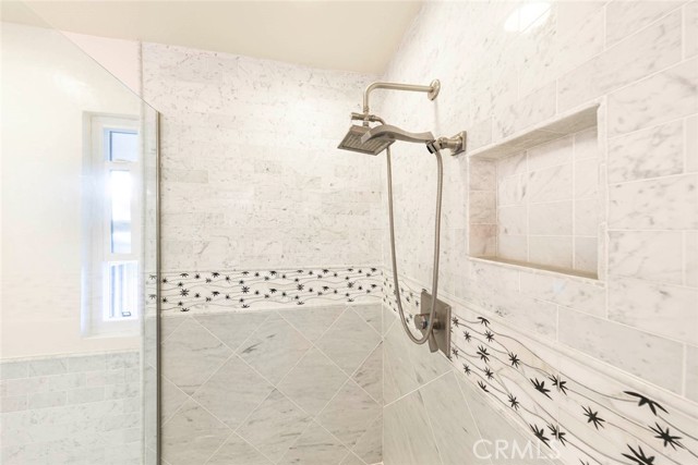 Detail Gallery Image 35 of 56 For 16 Lucerne, Newport Beach,  CA 92660 - 4 Beds | 3/1 Baths