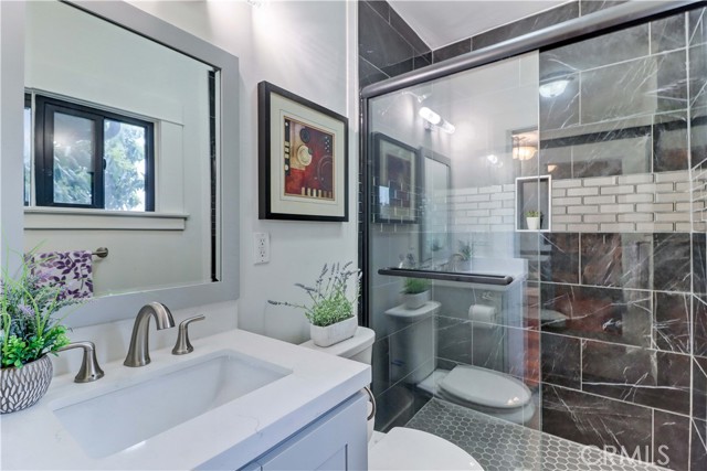 Detail Gallery Image 32 of 73 For 223 N. St. Andrews, Los Angeles,  CA 90004 - 7 Beds | 6/1 Baths