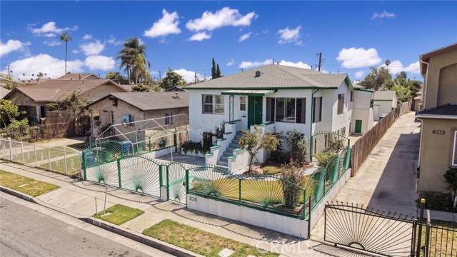 828 W 73rd