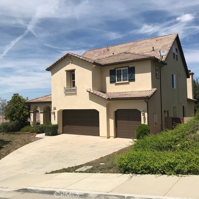 18597 Lakepointe Dr, Riverside, CA 92503