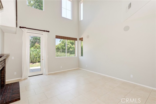 17 Danbury, Ladera Ranch CA: https://media.crmls.org/medias/12c87d7f-63db-4e23-8913-3ddff2bc7294.jpg