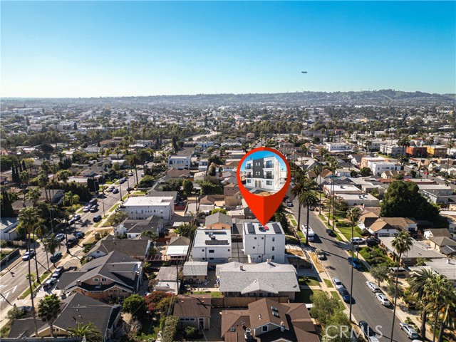 Detail Gallery Image 8 of 27 For 2002 Hillcrest Dr, Los Angeles,  CA 90016 - 4 Beds | 4 Baths