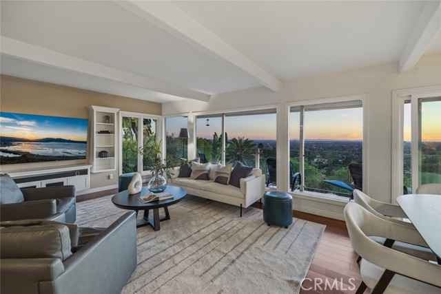 Detail Gallery Image 8 of 70 For 11385 La Vereda, North Tustin,  CA 92705 - 3 Beds | 3 Baths