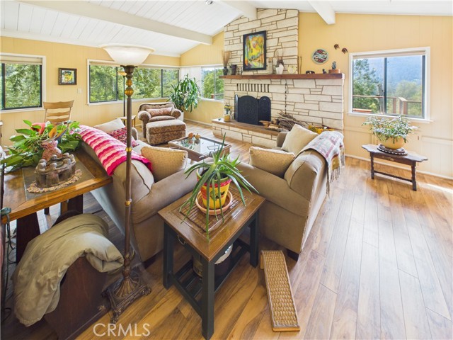 Detail Gallery Image 7 of 57 For 6650 Feliciana Mountain, Midpines,  CA 95345 - 3 Beds | 3 Baths