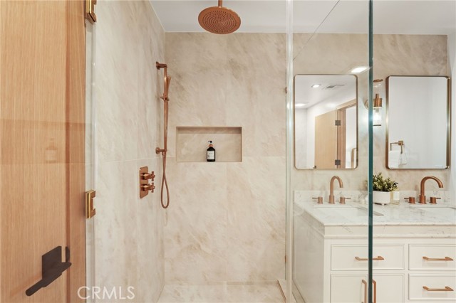 Image 26 of 46 For 15609 Huston Street