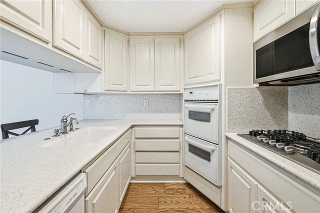 Detail Gallery Image 10 of 24 For 518 Blue Water, Fullerton,  CA 92831 - 2 Beds | 2 Baths