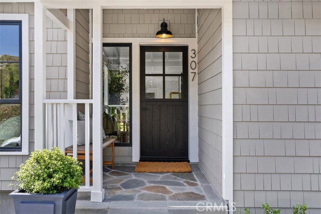 Detail Gallery Image 5 of 48 For 307 Emerald Bay, Laguna Beach,  CA 92651 - 5 Beds | 4/1 Baths