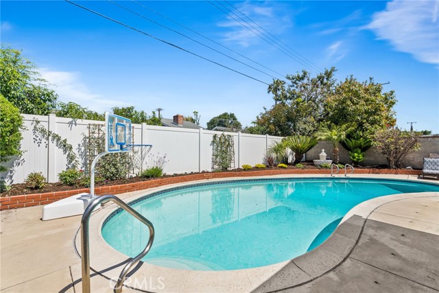 Detail Gallery Image 34 of 35 For 12921 Eveningside Dr, North Tustin,  CA 92705 - 3 Beds | 3 Baths