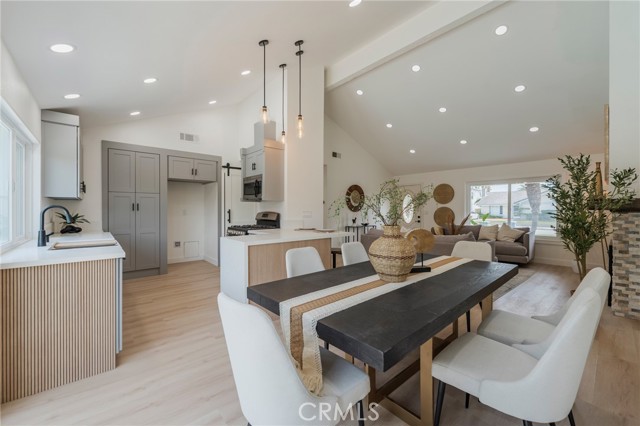 Detail Gallery Image 11 of 50 For 9821 Kite Dr, Huntington Beach,  CA 92646 - 3 Beds | 2 Baths