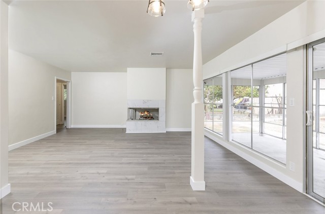 Detail Gallery Image 3 of 19 For 8006 Louise Ave, Northridge,  CA 91325 - 3 Beds | 2 Baths