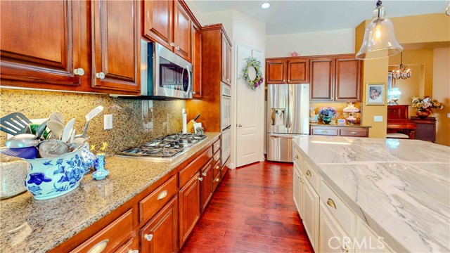 Detail Gallery Image 9 of 60 For 12305 Macintosh St, Apple Valley,  CA 92308 - 4 Beds | 2/1 Baths