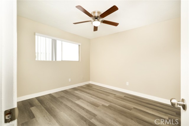 Image 15 of 38 For 4110 Hathaway Ave