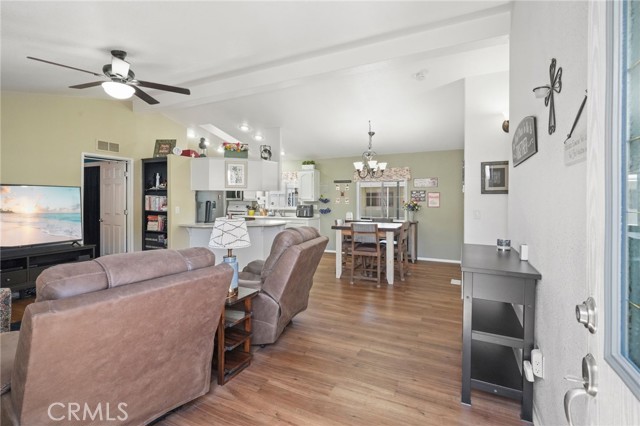 Detail Gallery Image 6 of 27 For 11401 Topanga #73,  Chatsworth,  CA 91311 - 3 Beds | 2 Baths