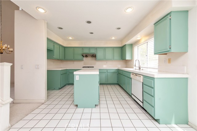 1024 S. Hanlon Way, Anaheim Hills CA: https://media.crmls.org/medias/12d0c91e-a729-4a76-b4e3-2c0f59a83d50.jpg