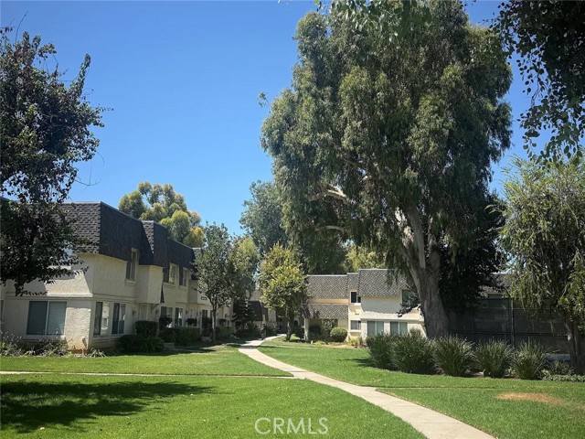 6511 Wystone AVE Unit: 3
