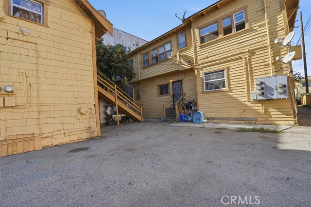 Detail Gallery Image 4 of 9 For 2104 Park Grove, Los Angeles,  CA 90007 - – Beds | – Baths