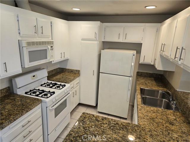 Image 3 of 52 For 3721 Country Club Drive 18