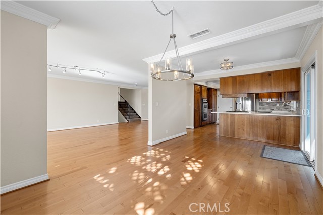 Detail Gallery Image 11 of 51 For 949 Falmouth St, Thousand Oaks,  CA 91362 - 4 Beds | 3/1 Baths