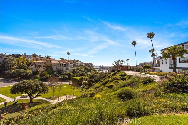 Detail Gallery Image 21 of 22 For 423 Carnation Ave #1/2,  Corona Del Mar,  CA 92625 - 2 Beds | 2 Baths