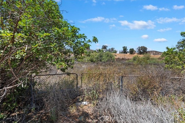 20061 Lounsberry Road, Perris CA: https://media.crmls.org/medias/12d2d04b-ce83-4dd8-9bce-4aa75ee35f84.jpg