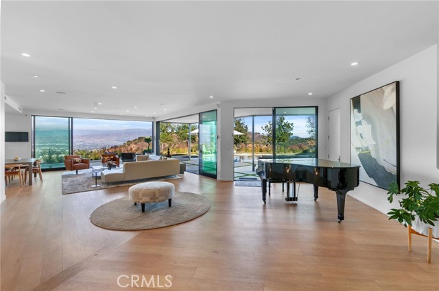 Detail Gallery Image 3 of 74 For 8545 Charl Ln, Los Angeles,  CA 90046 - 5 Beds | 6 Baths