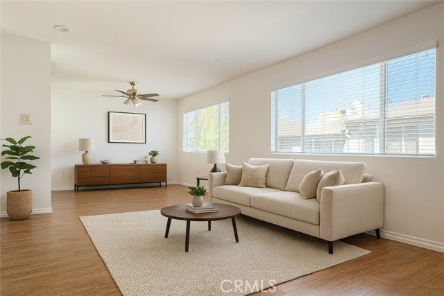 Detail Gallery Image 2 of 29 For 18619 Collins #F29,  Tarzana,  CA 91356 - 2 Beds | 2 Baths