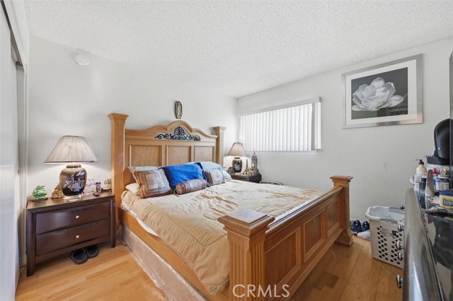 Image 36 of 72 For 6266 Shaker  