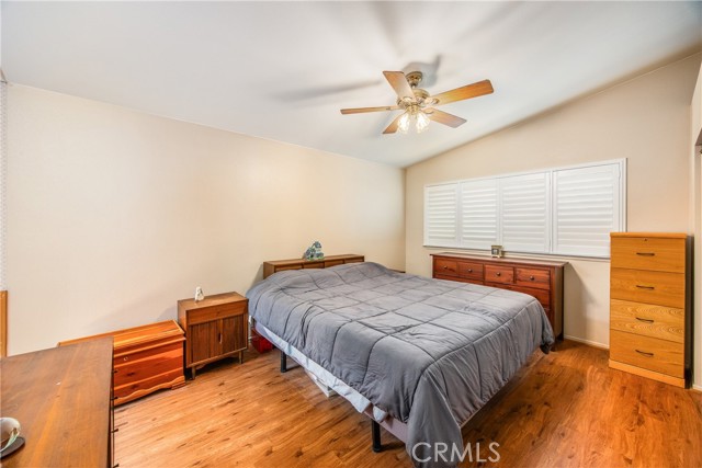 7571 Willow Way, Highland CA: https://media.crmls.org/medias/12d61d01-7fe8-48ef-a64b-0f5adb89c098.jpg