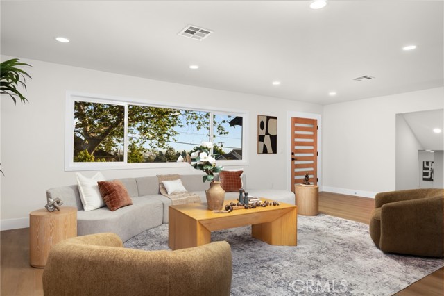 Detail Gallery Image 9 of 36 For 12423 Beverly, Whittier,  CA 90601 - 4 Beds | 3 Baths