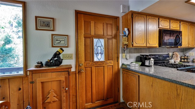 Detail Gallery Image 7 of 48 For 24941 Faulhorn Dr, Crestline,  CA 92325 - 3 Beds | 1/1 Baths