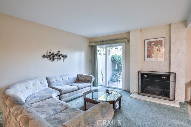 Detail Gallery Image 9 of 40 For 672 Greendale Ln, Pomona,  CA 91767 - 4 Beds | 2/1 Baths