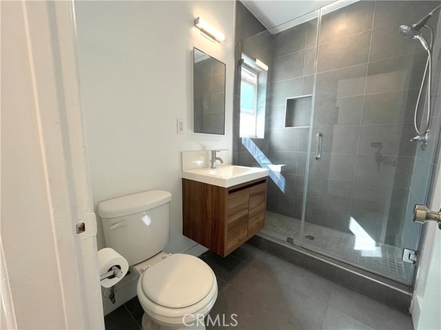 Detail Gallery Image 9 of 11 For 8308 Clinton Ave #3,  West Hollywood,  CA 90048 - 1 Beds | 1 Baths