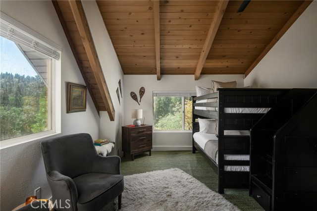 Detail Gallery Image 18 of 28 For 231 Crest Cir, Lake Arrowhead,  CA 92352 - 4 Beds | 2/1 Baths