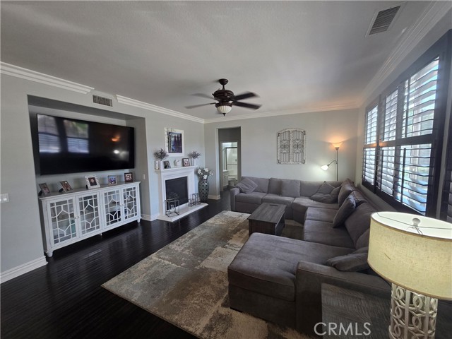 Detail Gallery Image 8 of 37 For 3250 Quartz Cir, Corona,  CA 92882 - 5 Beds | 3/1 Baths