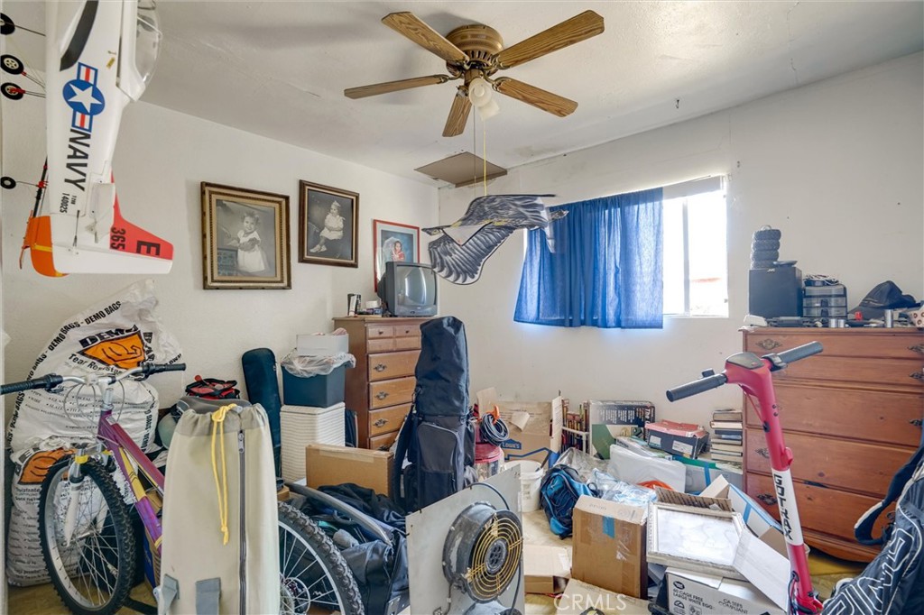 https://media.crmls.org/medias/12d8c972-2c96-41ca-97d9-63705a3178f5.jpg?preset=X-Large